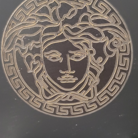 Versace Palazzo Yellow Gold Plated Medusa Plaque Mens Black Calfskin Leather Stu - Picture 6 of 8